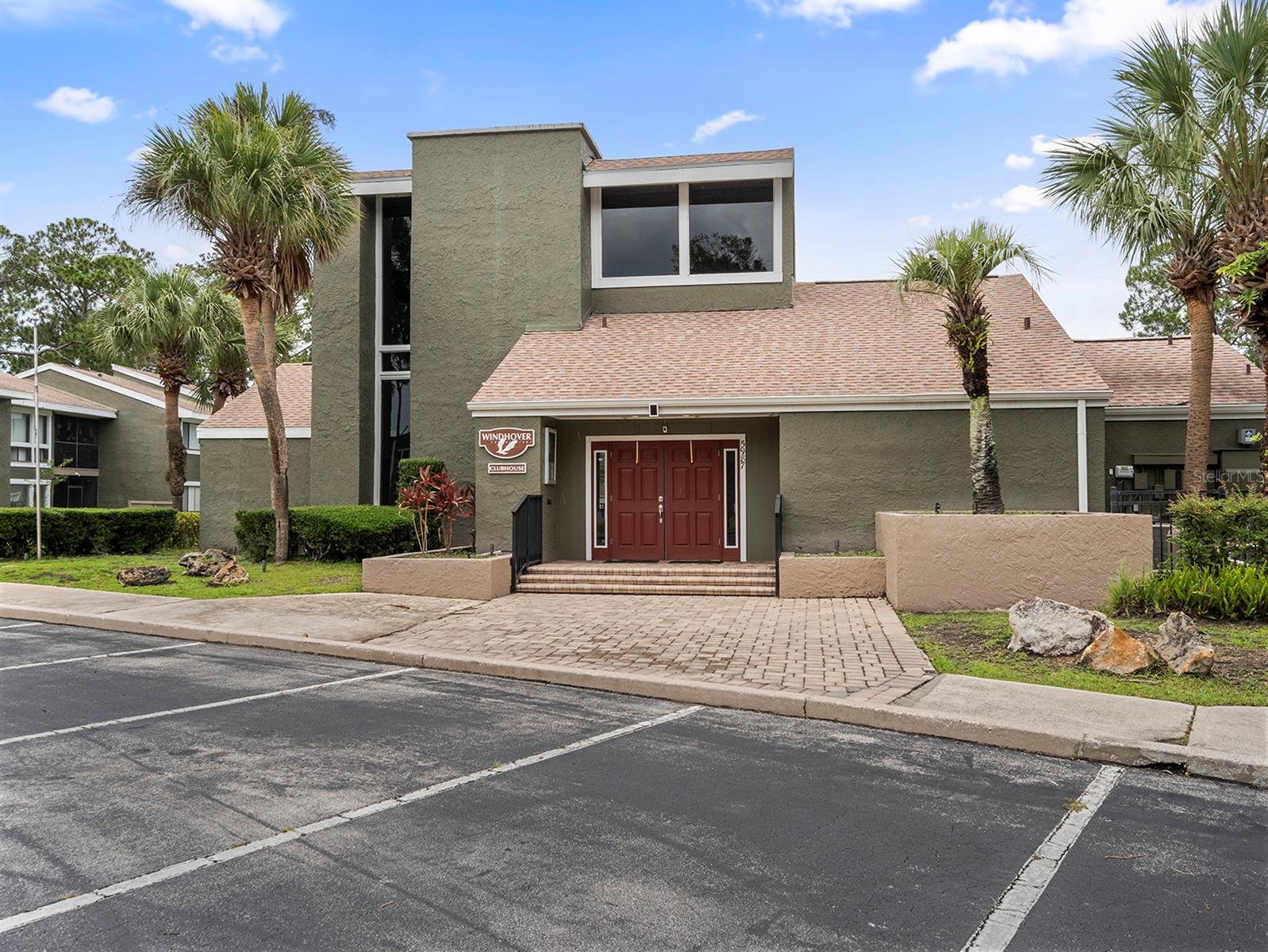 5083 EAGLESMERE DR #A12