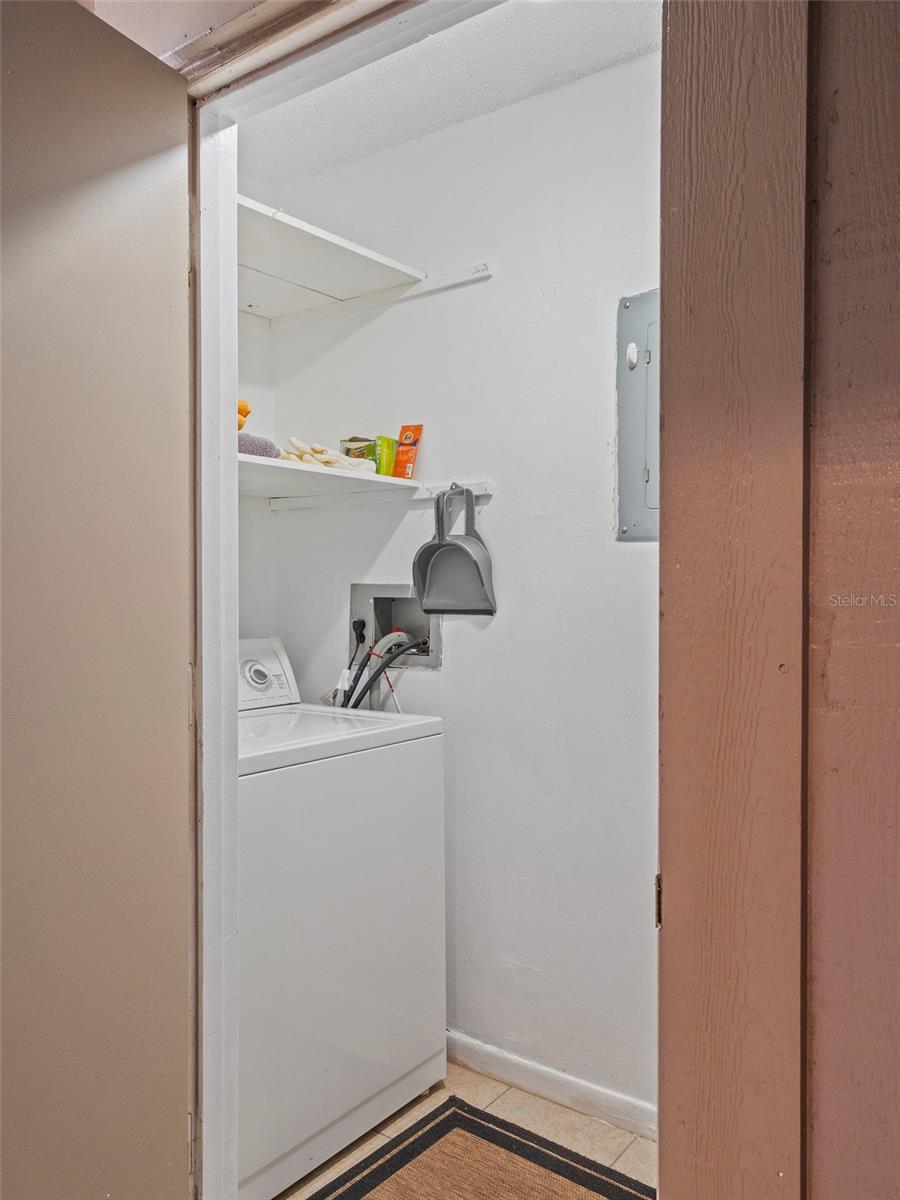 5083 EAGLESMERE DR #A12