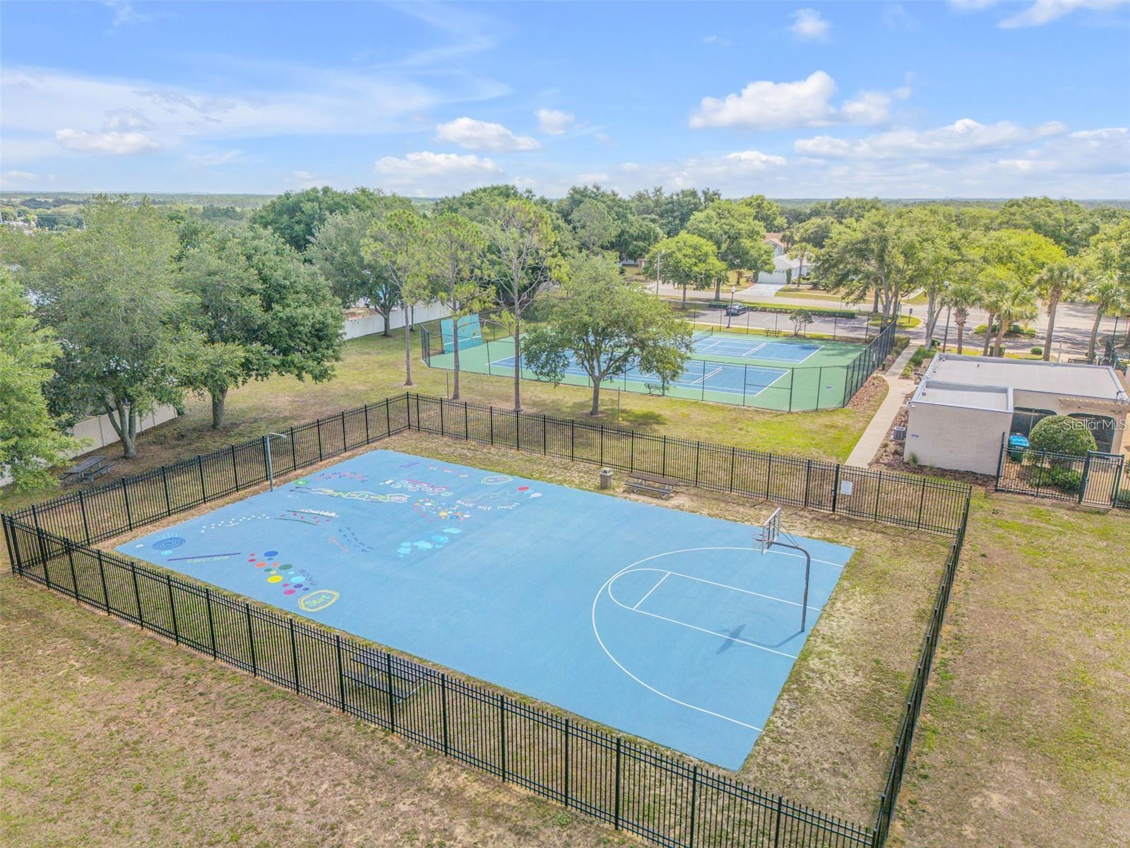 2212 CLEMENTINE TRL