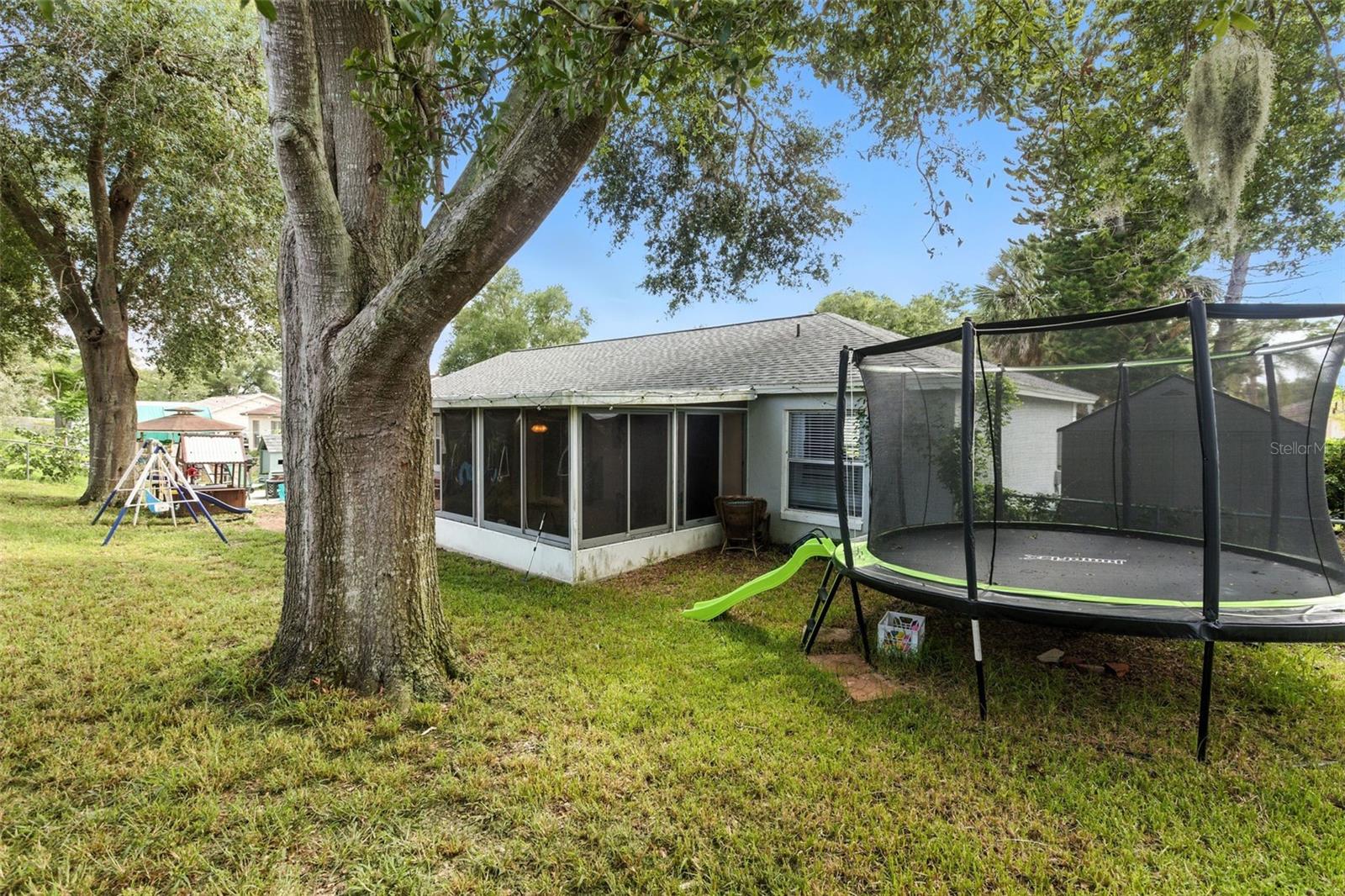 2212 CLEMENTINE TRL