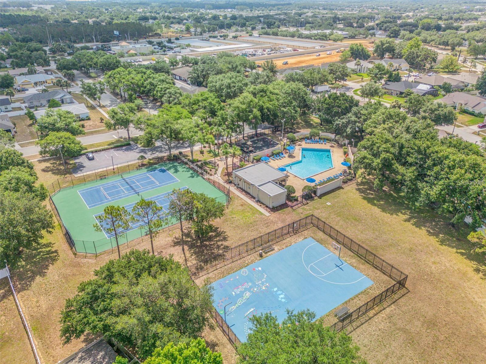 2212 CLEMENTINE TRL