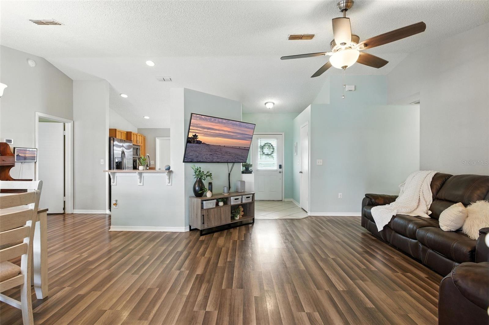 2212 CLEMENTINE TRL