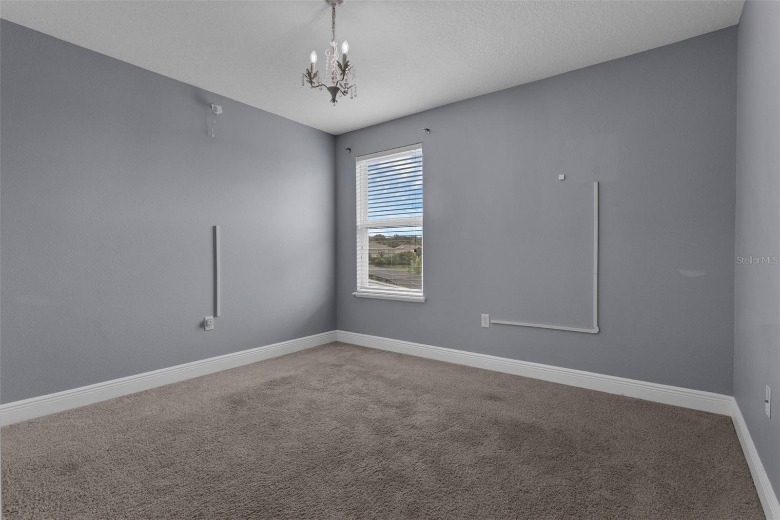 628 NEPTUNE DR