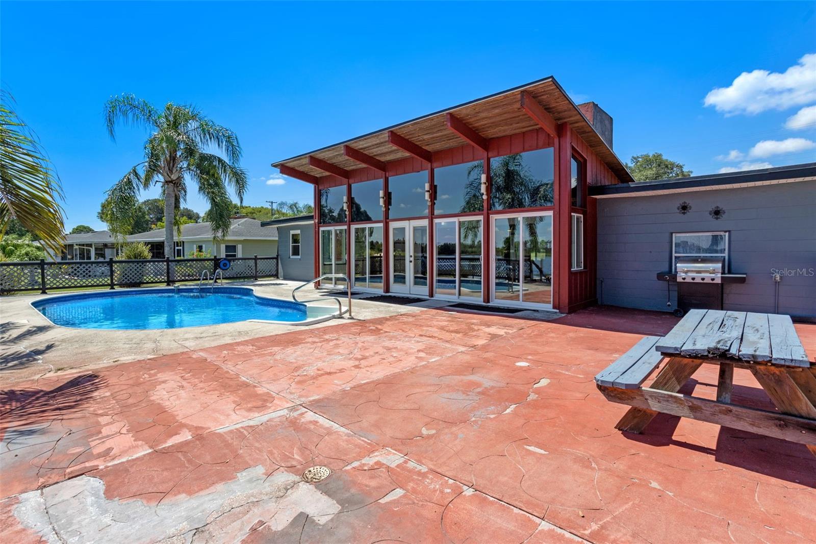 1016 BILTMORE DR NW