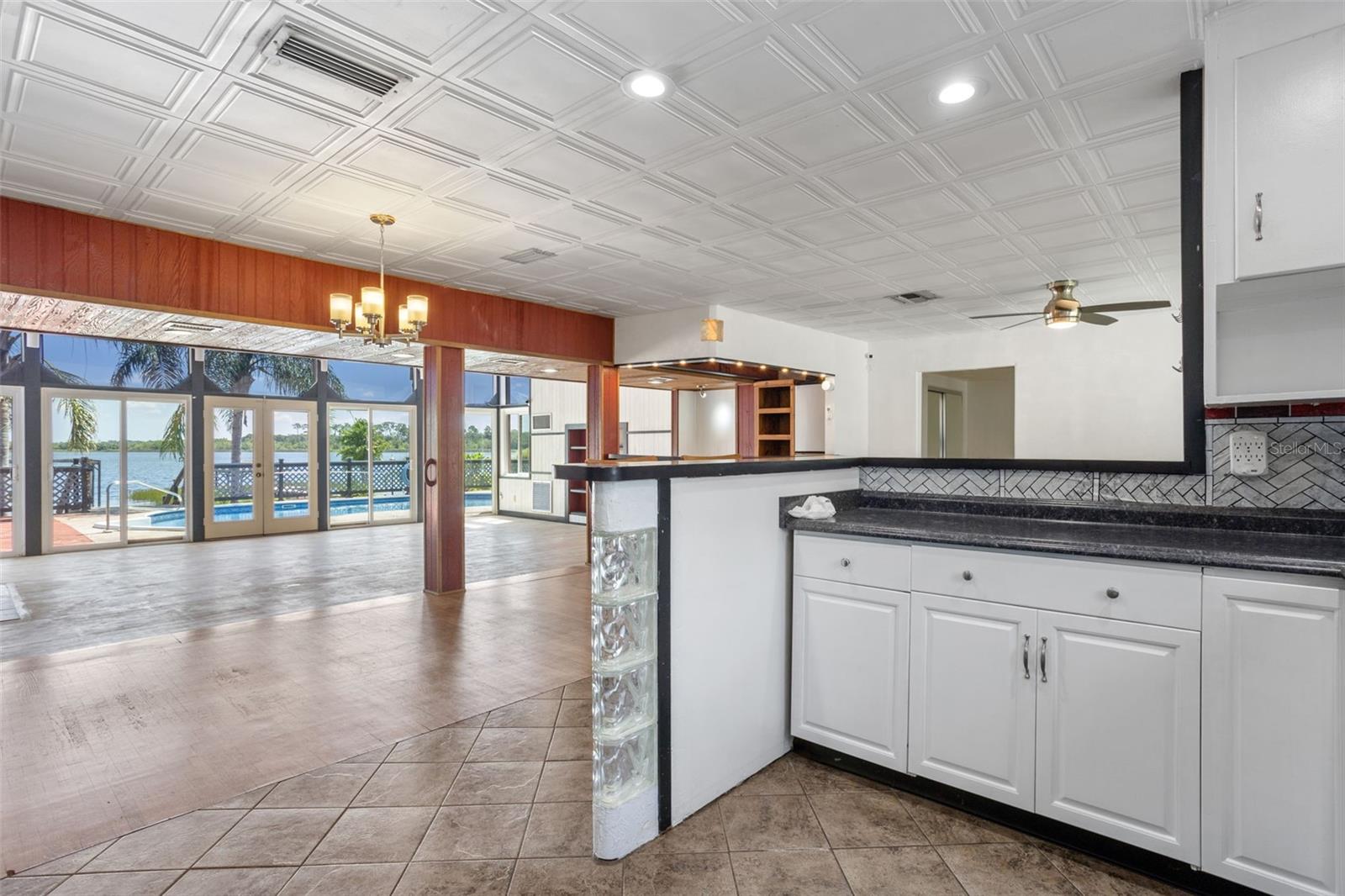1016 BILTMORE DR NW