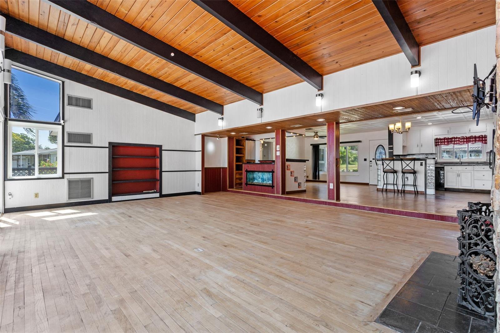 1016 BILTMORE DR NW