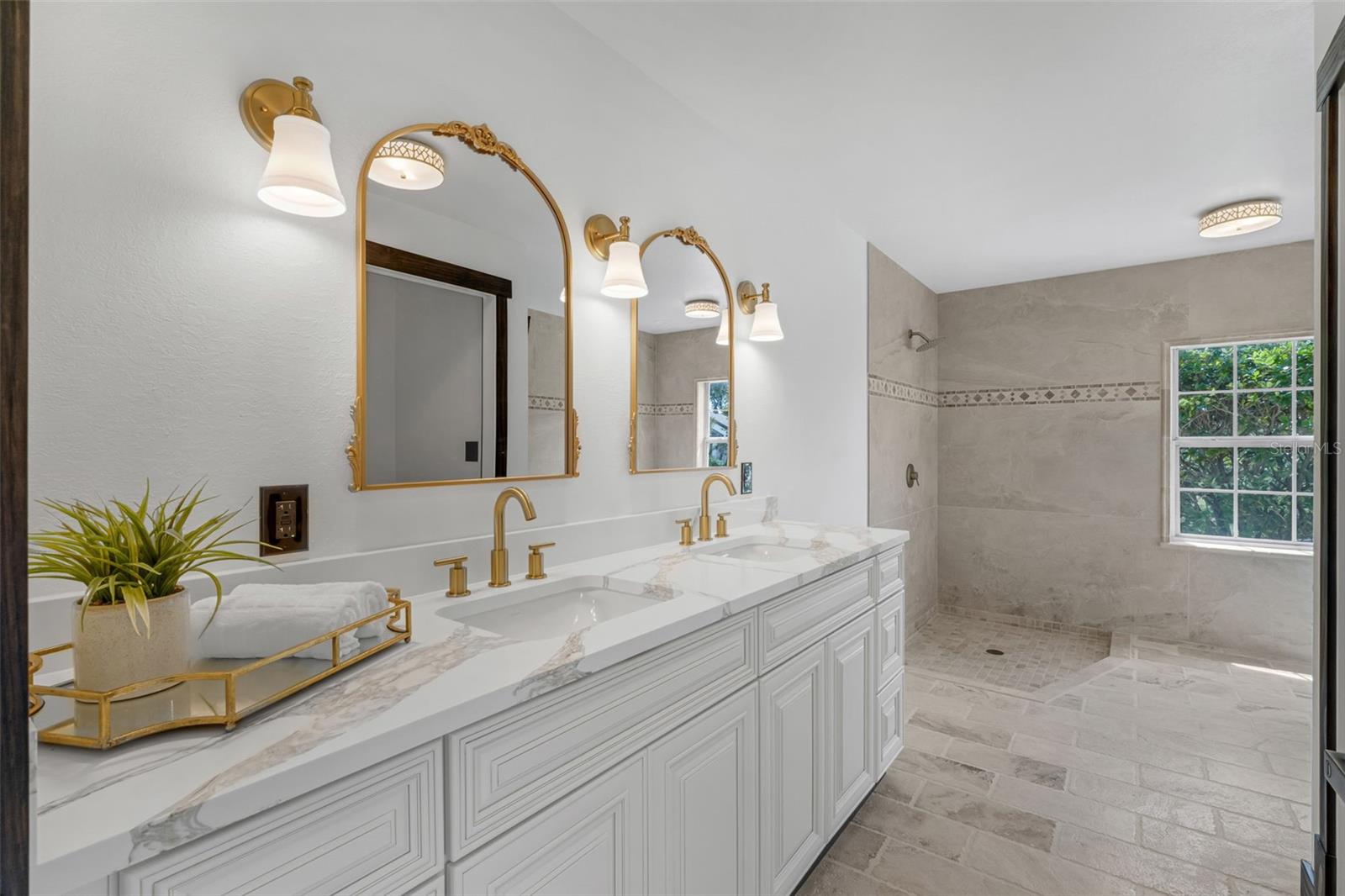 10708 BELO HORIZONTE AVE