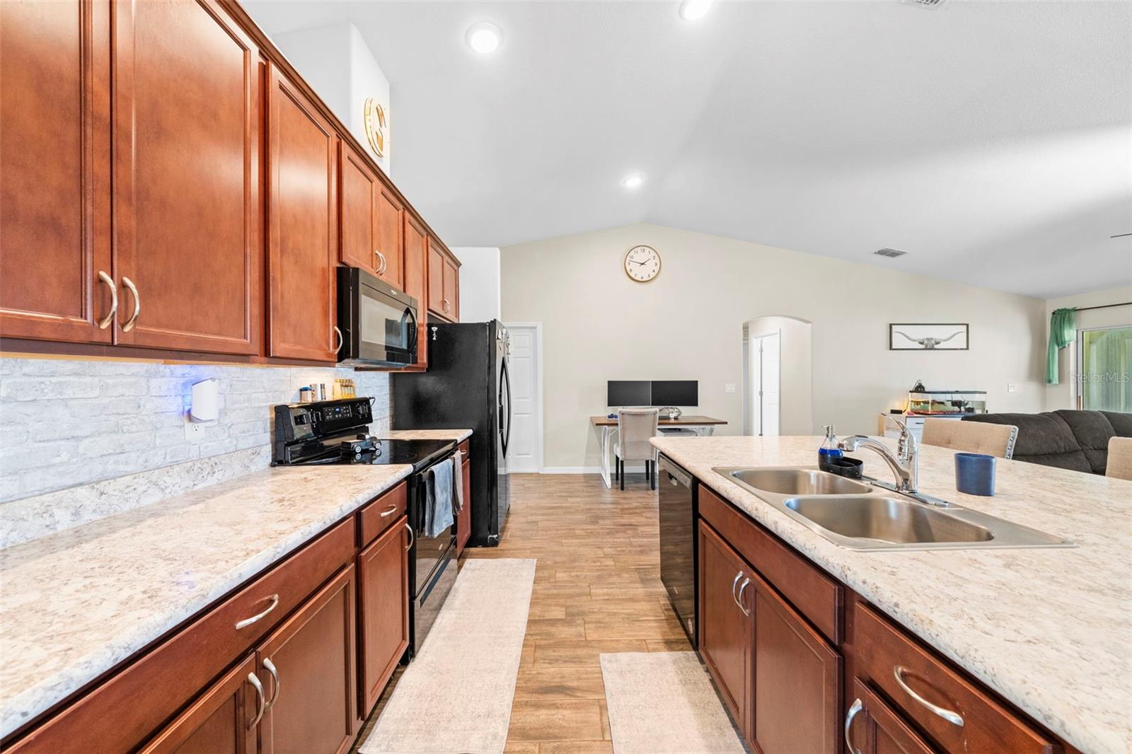 971 Aurelia ave AURELIA AVE