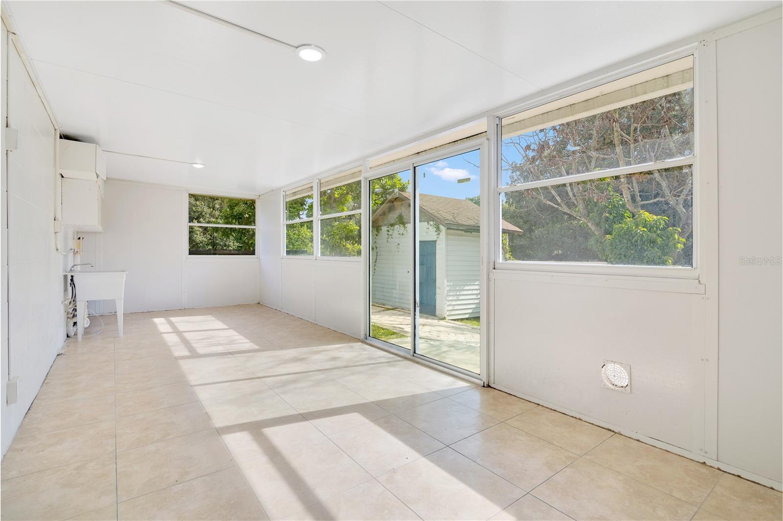 7231 EDGEWATER SHORES CT