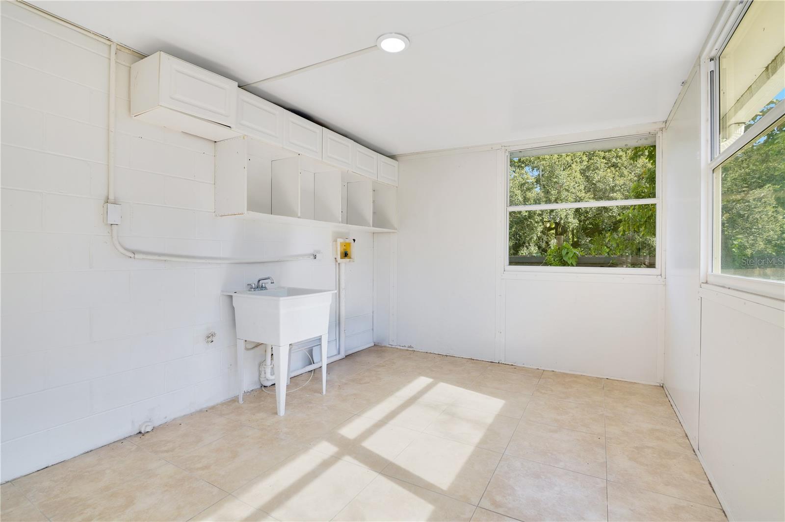 7231 EDGEWATER SHORES CT