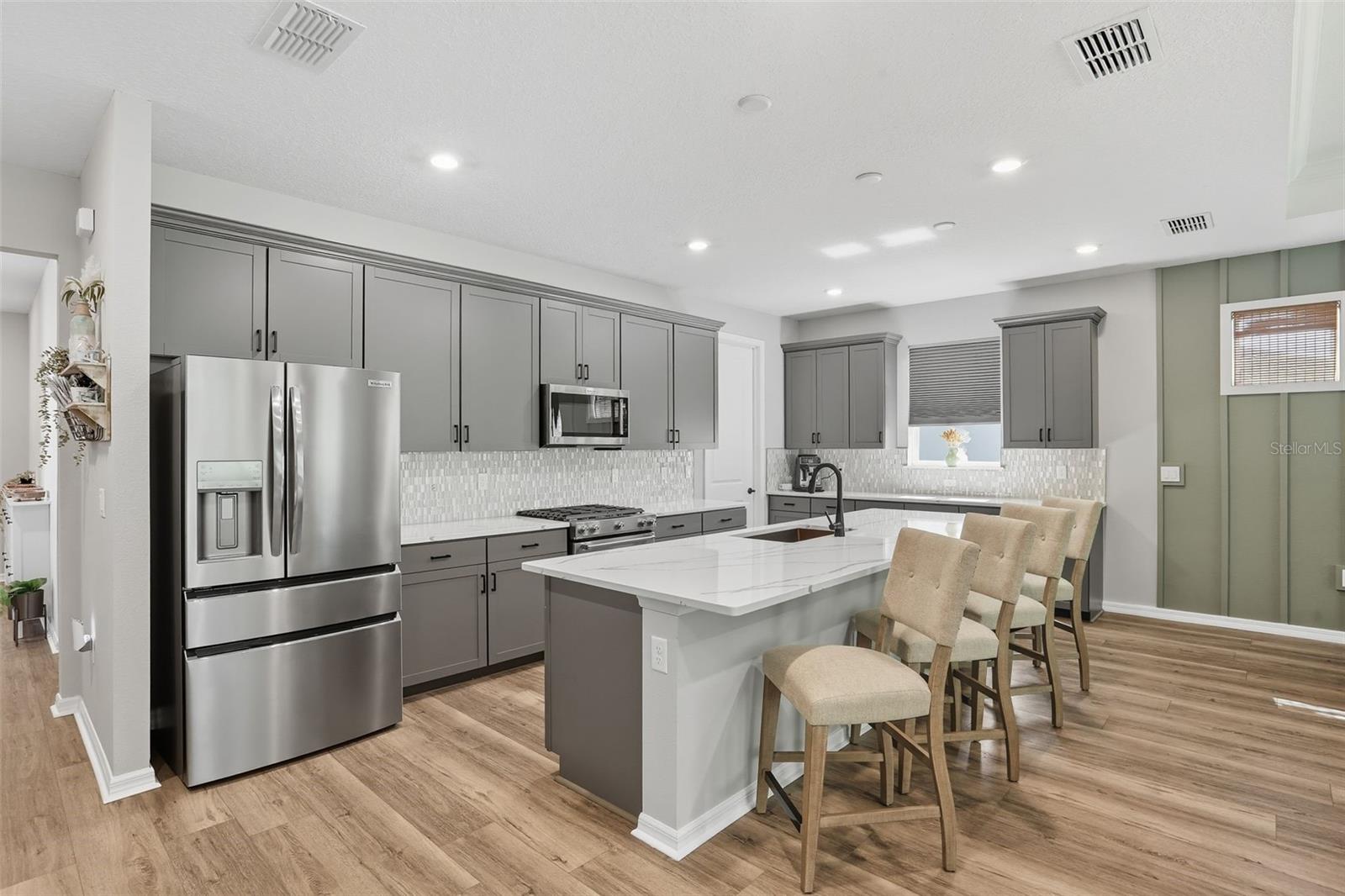 2761 TOP HILL CT