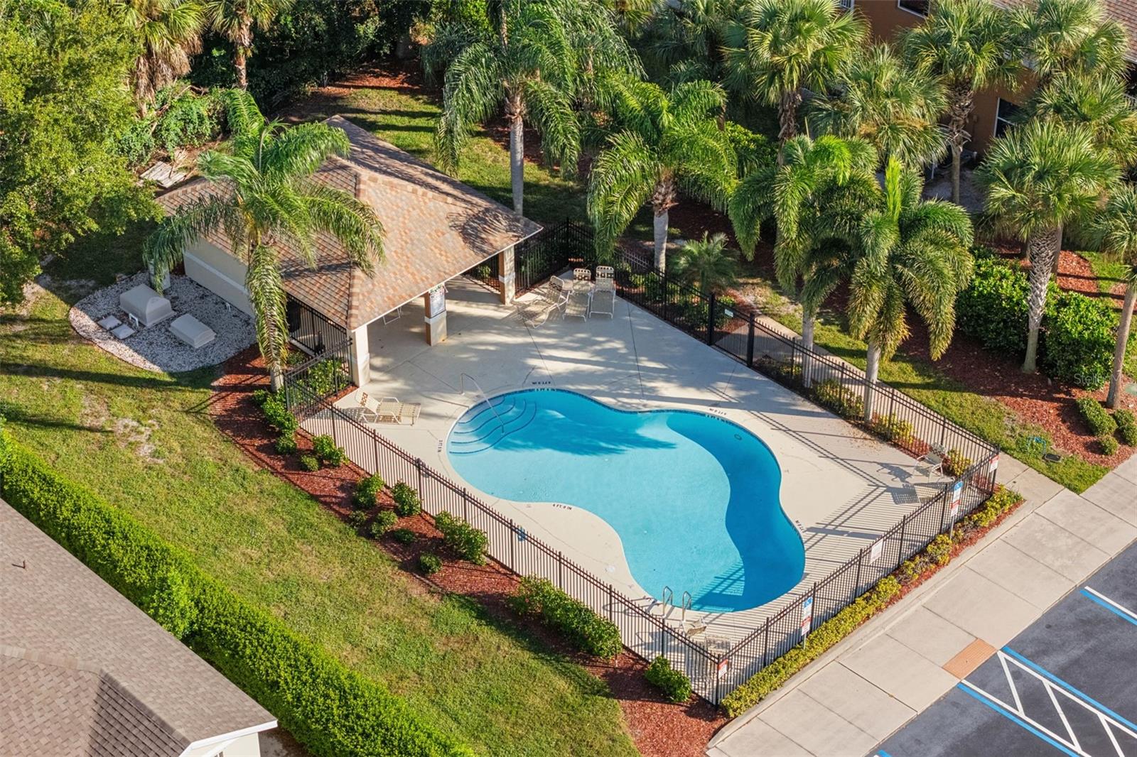 1035 VENETIAN DR #105