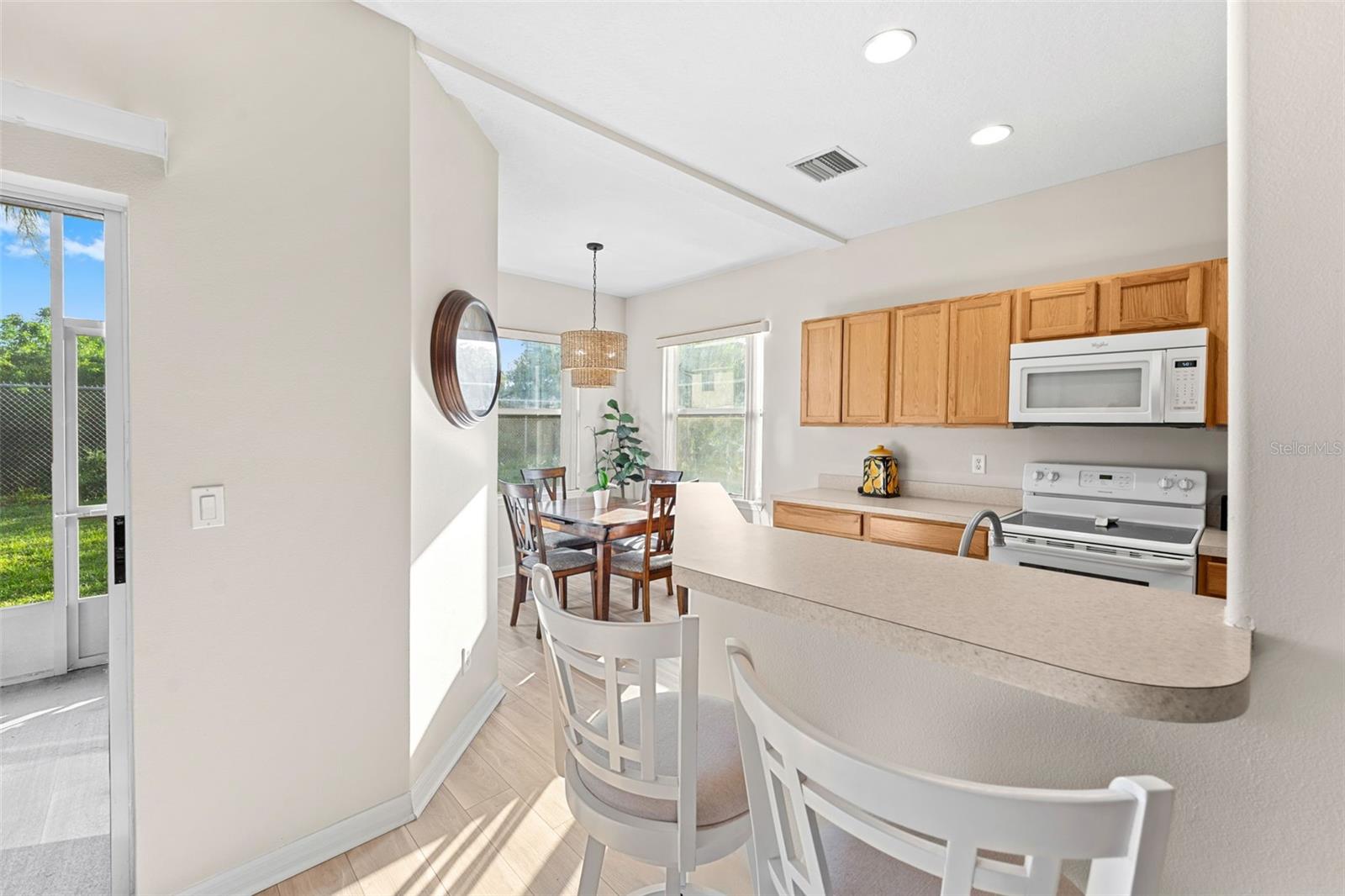 1035 VENETIAN DR #105