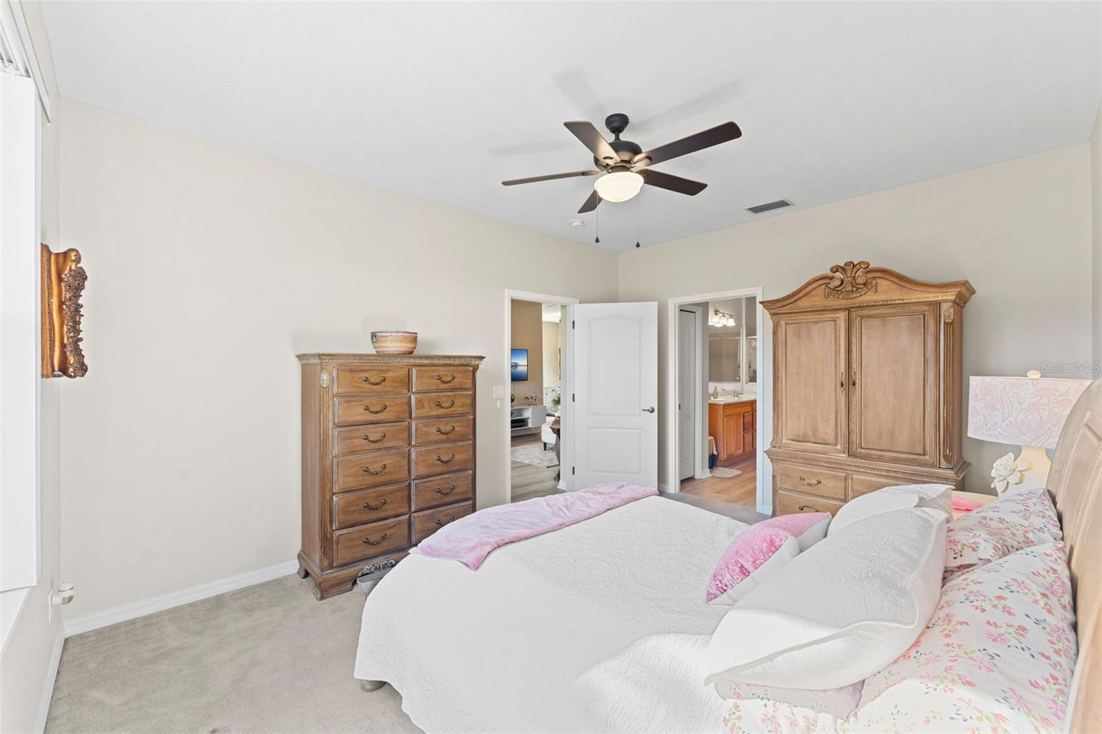 1035 VENETIAN DR #105