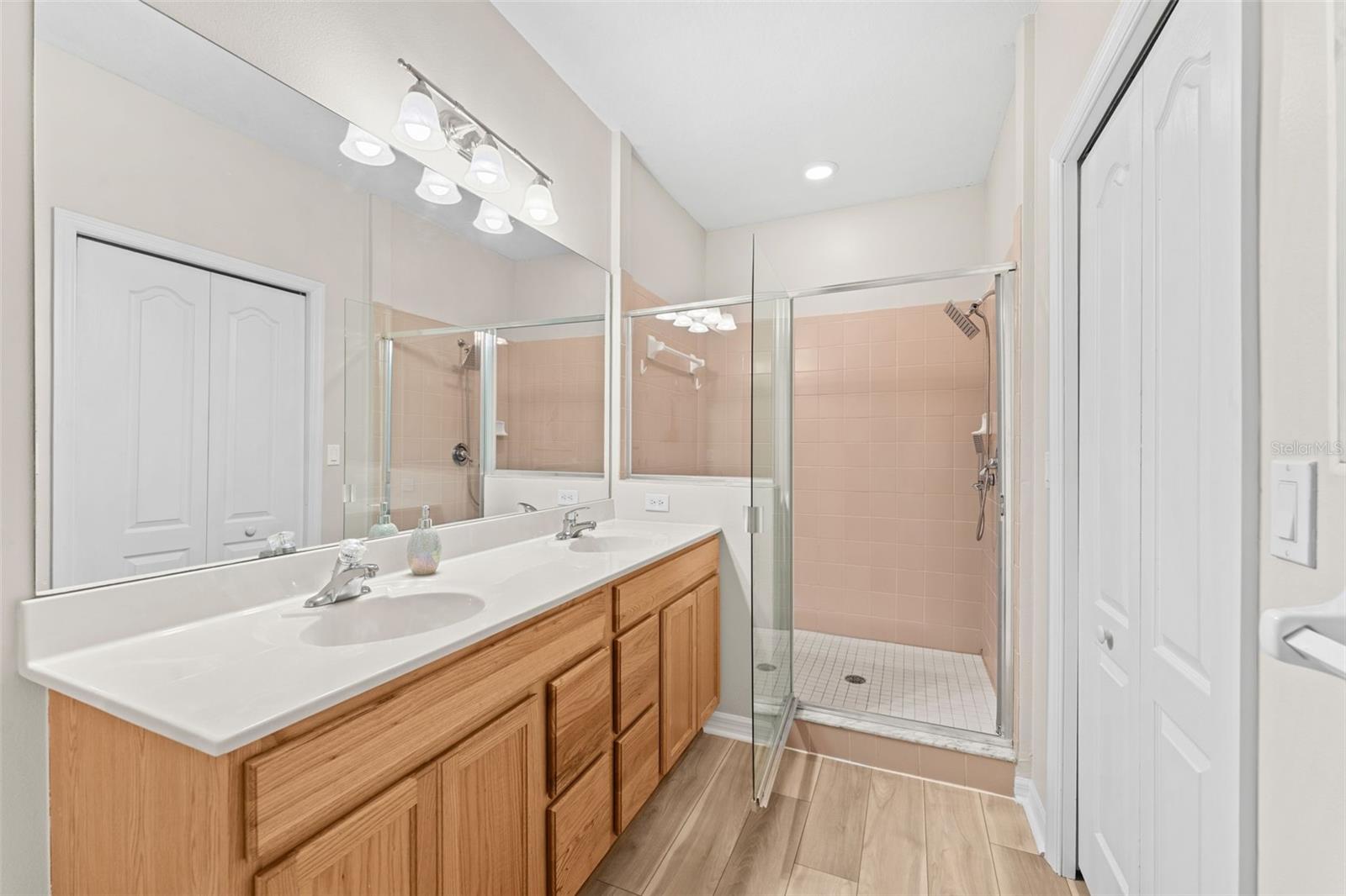 1035 VENETIAN DR #105