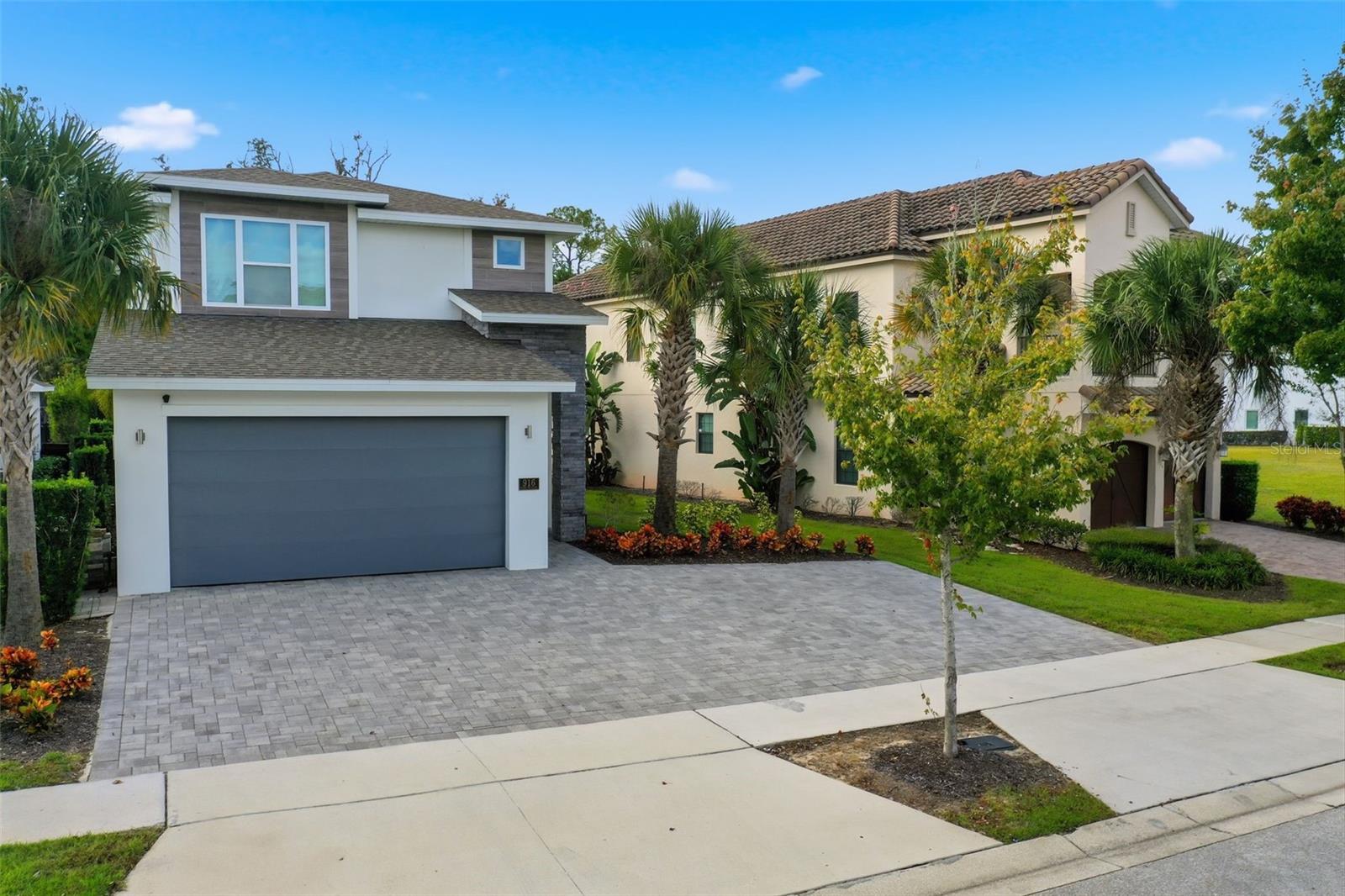 916 DESERT MOUNTAIN CT