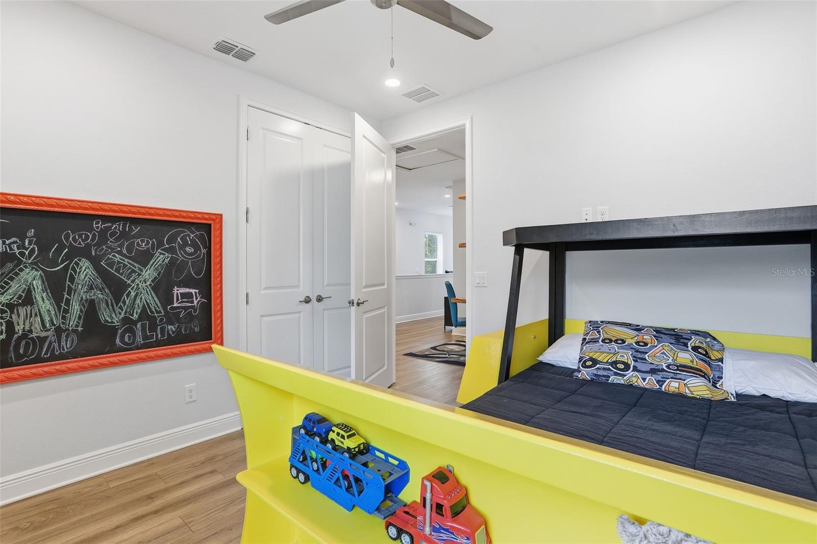 916 DESERT MOUNTAIN CT