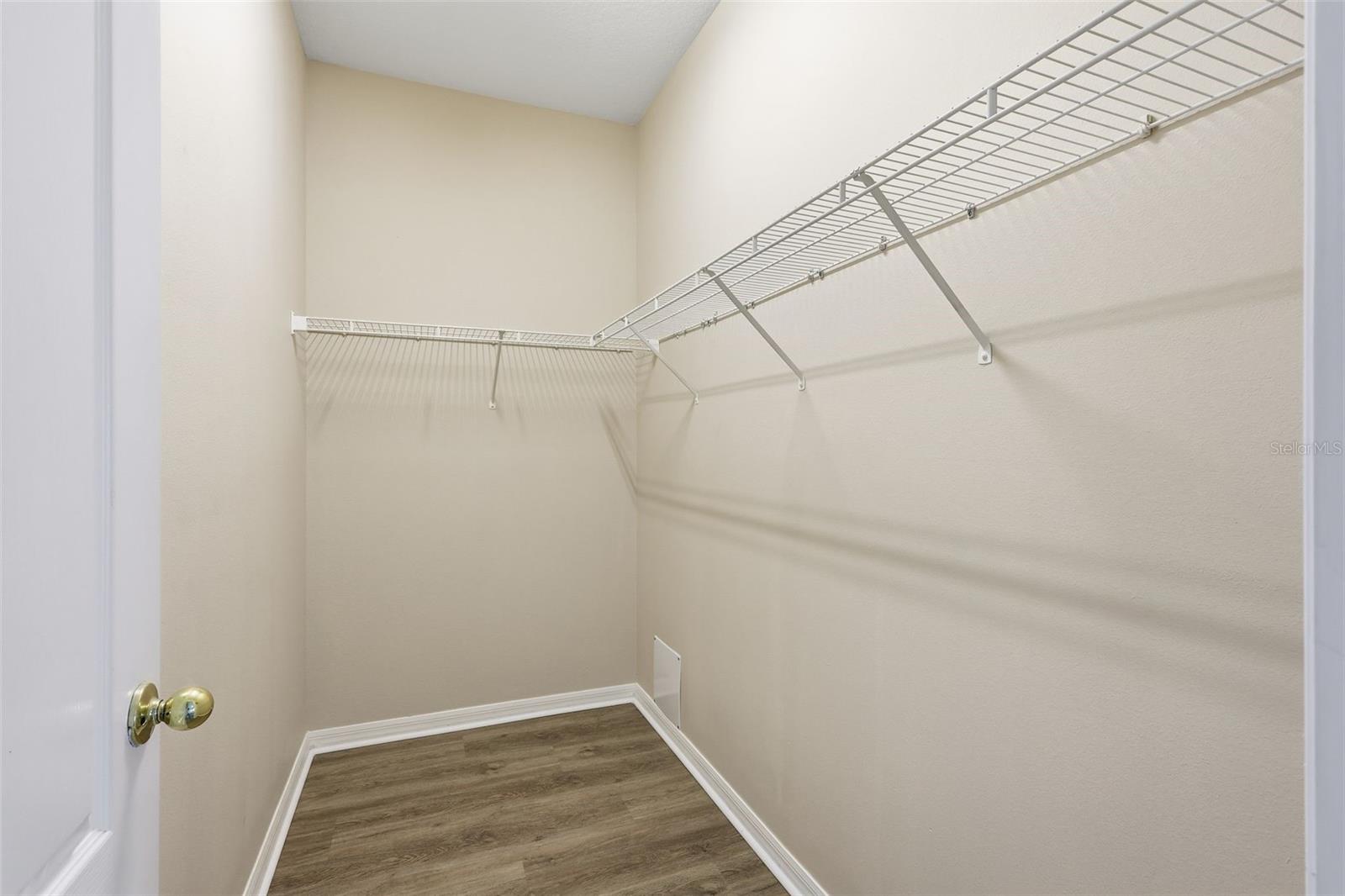 2275 VICTORIA FALLS DR