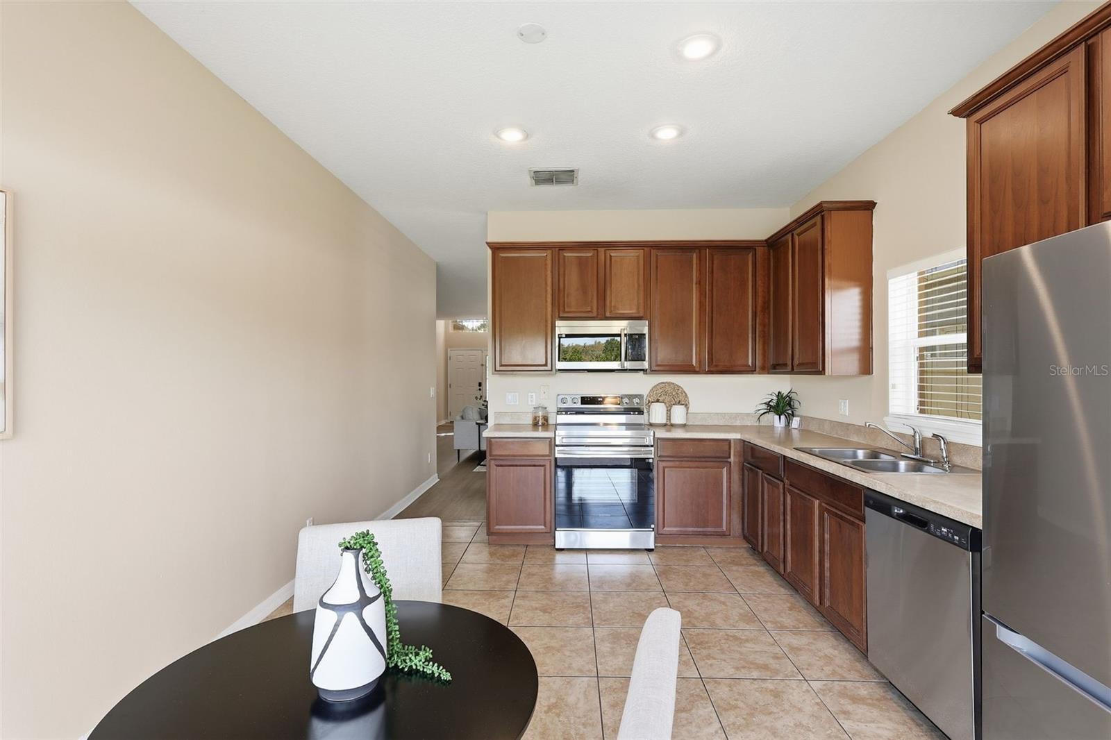 2275 VICTORIA FALLS DR