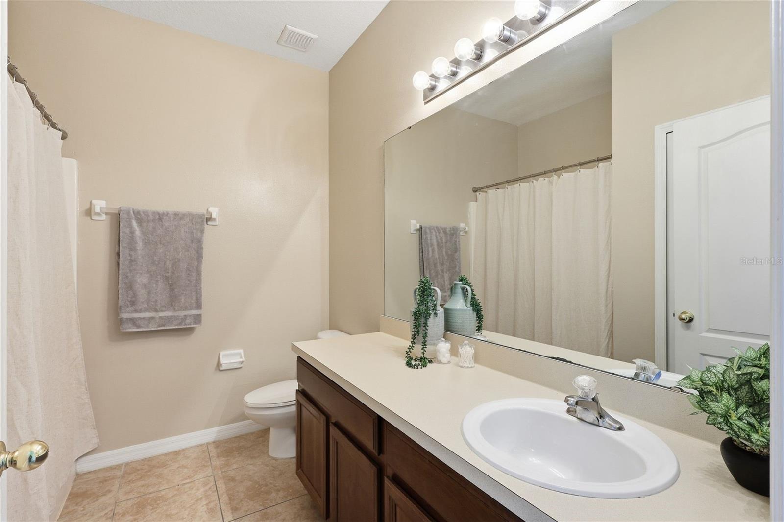 2275 VICTORIA FALLS DR