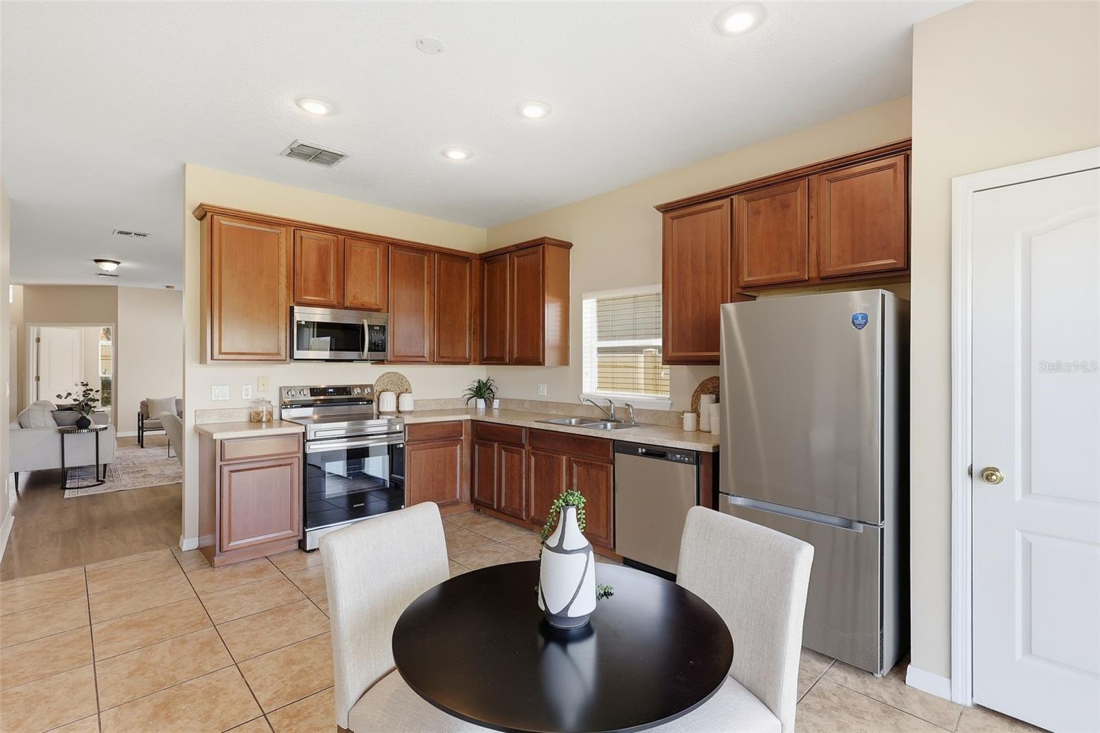 2275 VICTORIA FALLS DR