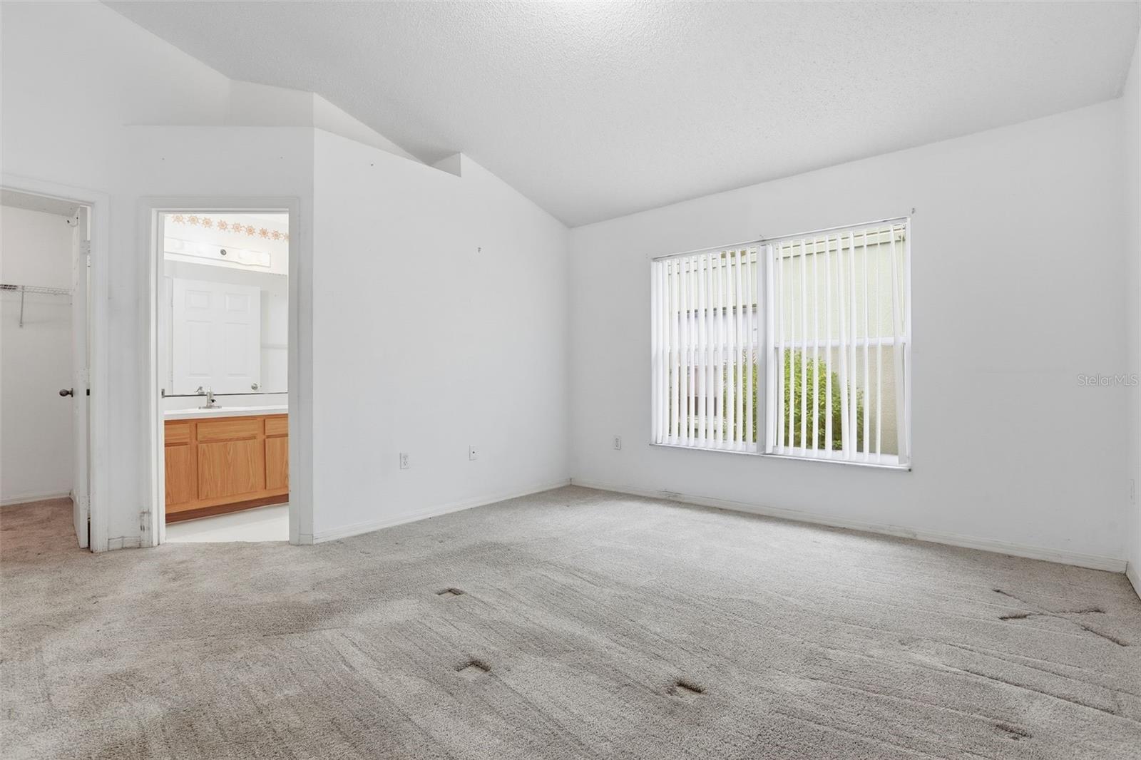 306 DANIELS POINTE DR