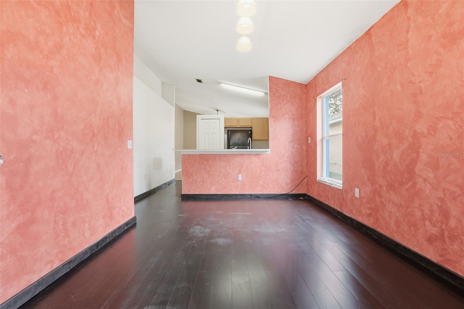 306 DANIELS POINTE DR