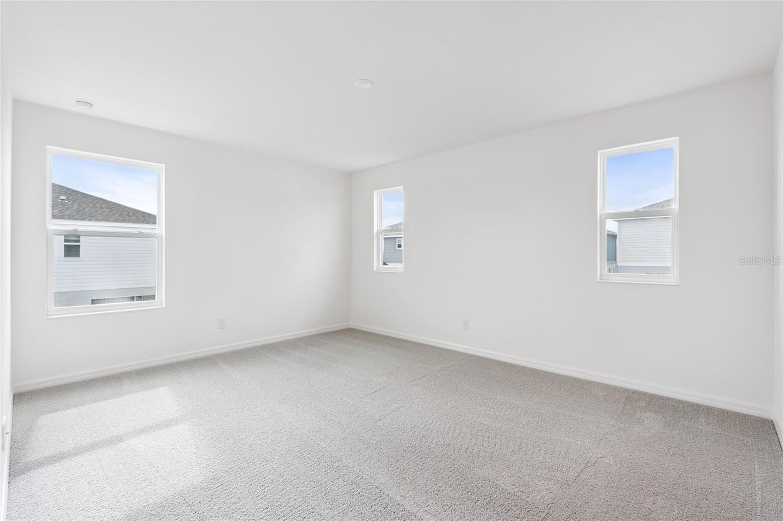 7028 ROLLING LEAF RD