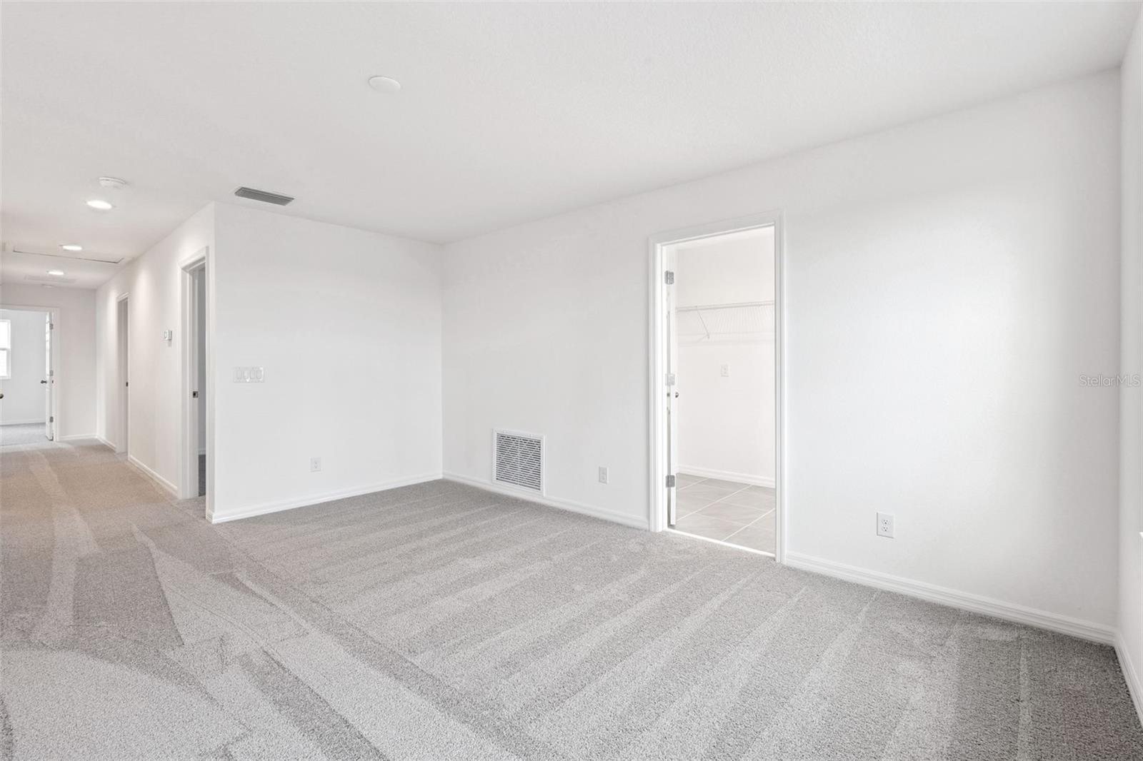 7028 ROLLING LEAF RD