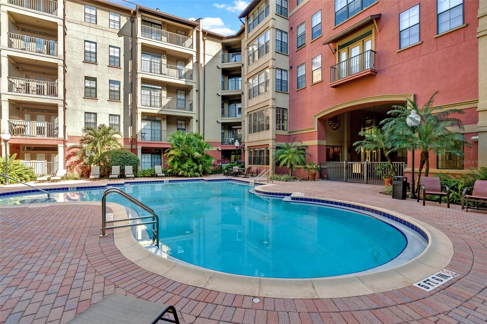 911 N ORANGE AVE #509