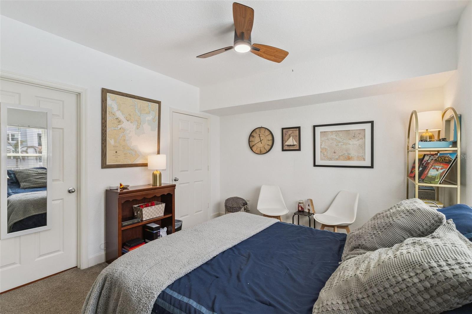 202 E SOUTH ST #2039