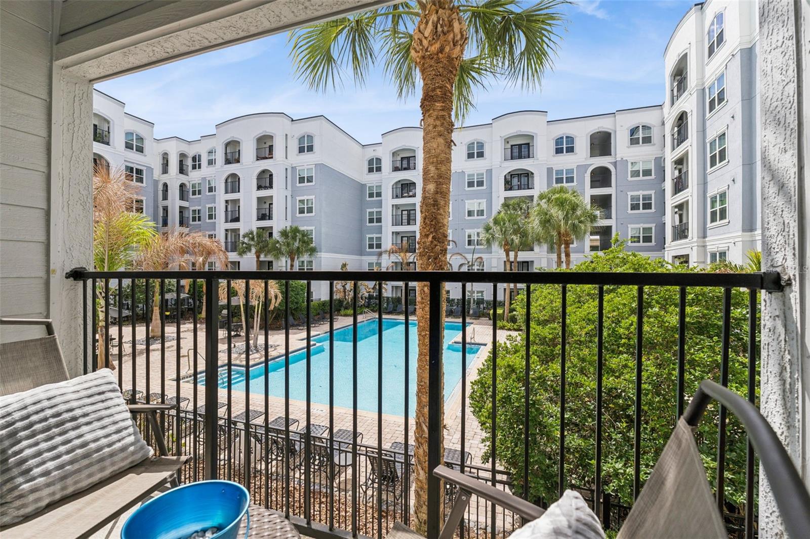 202 E SOUTH ST #2039