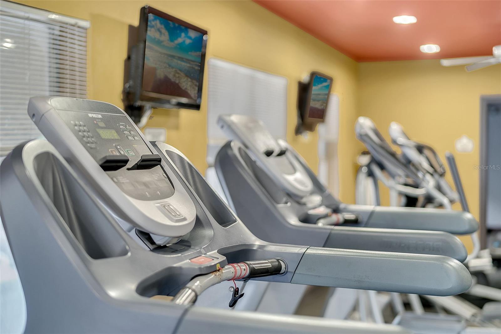 202 E SOUTH ST #2039