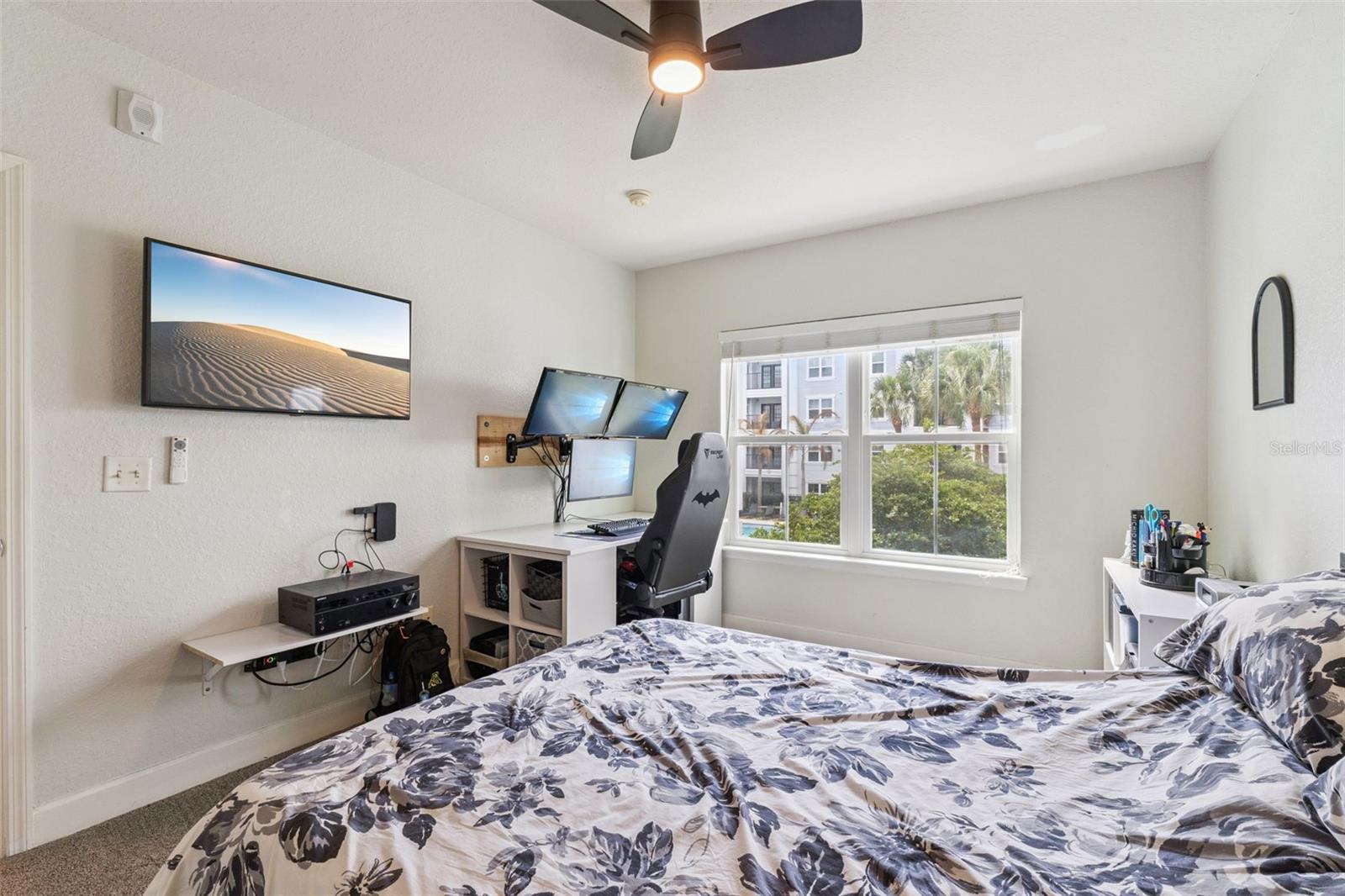 202 E SOUTH ST #2039