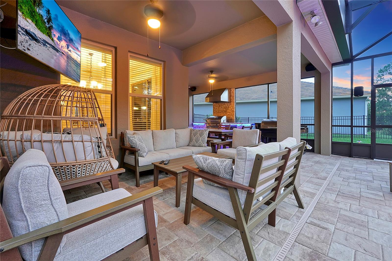 9827 BEACH PORT DR
