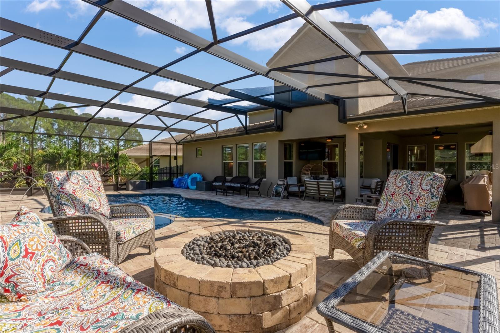 9827 BEACH PORT DR