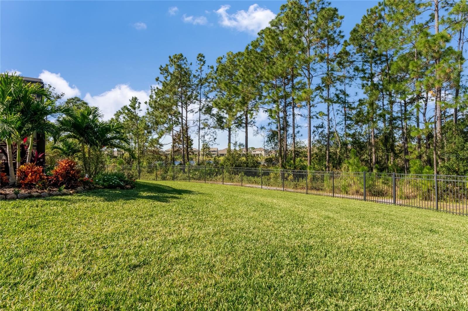 9827 BEACH PORT DR