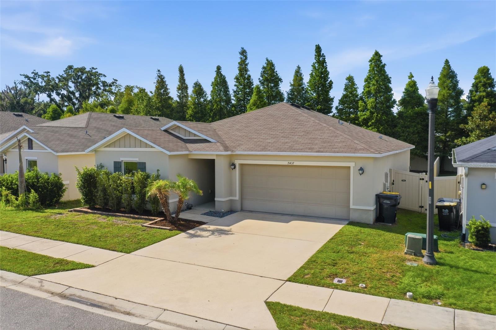 7437 IBIS DR