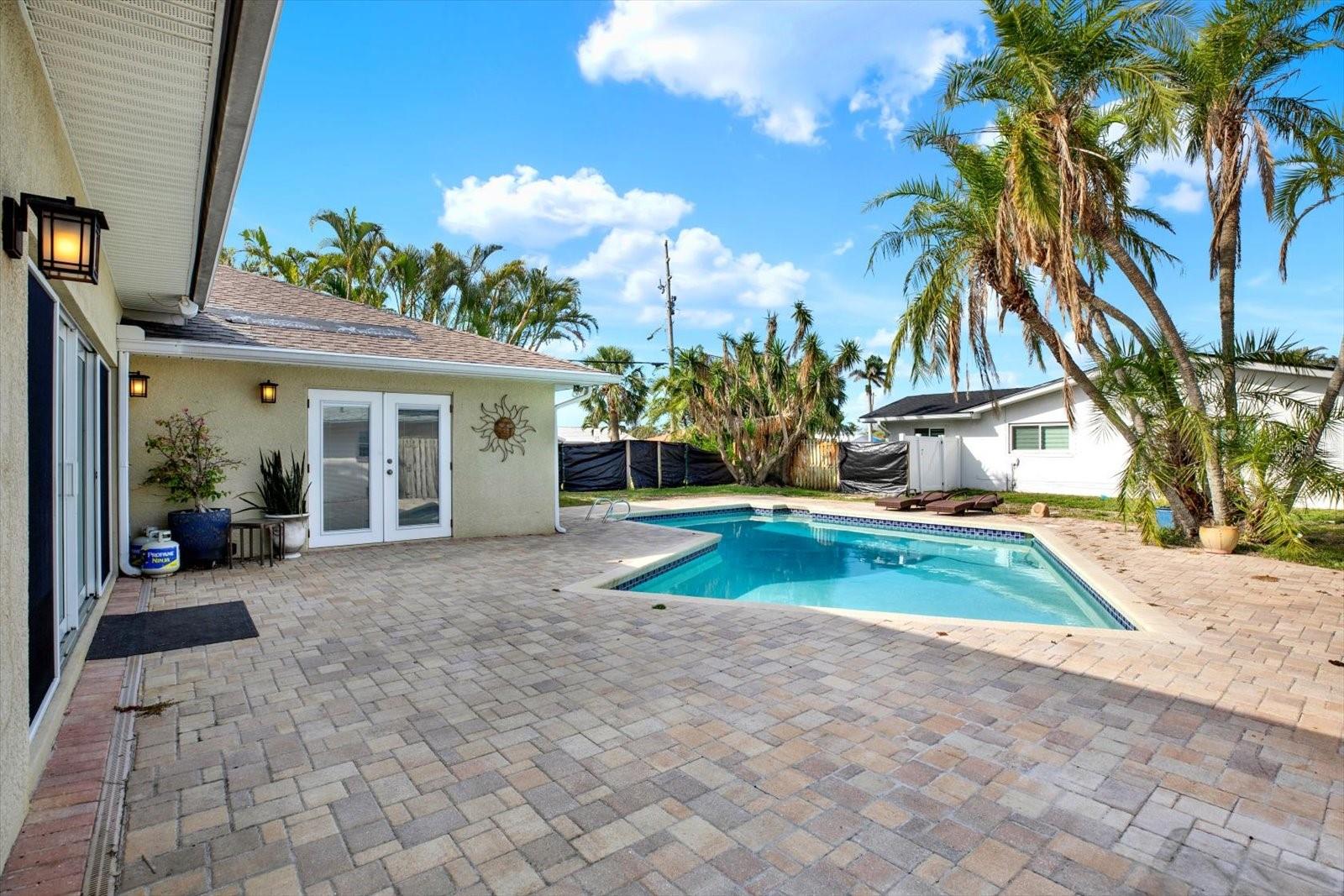 680 CAPRI BLVD