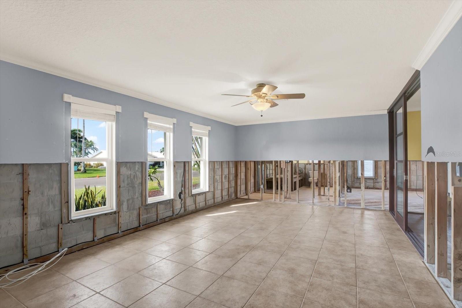 680 CAPRI BLVD