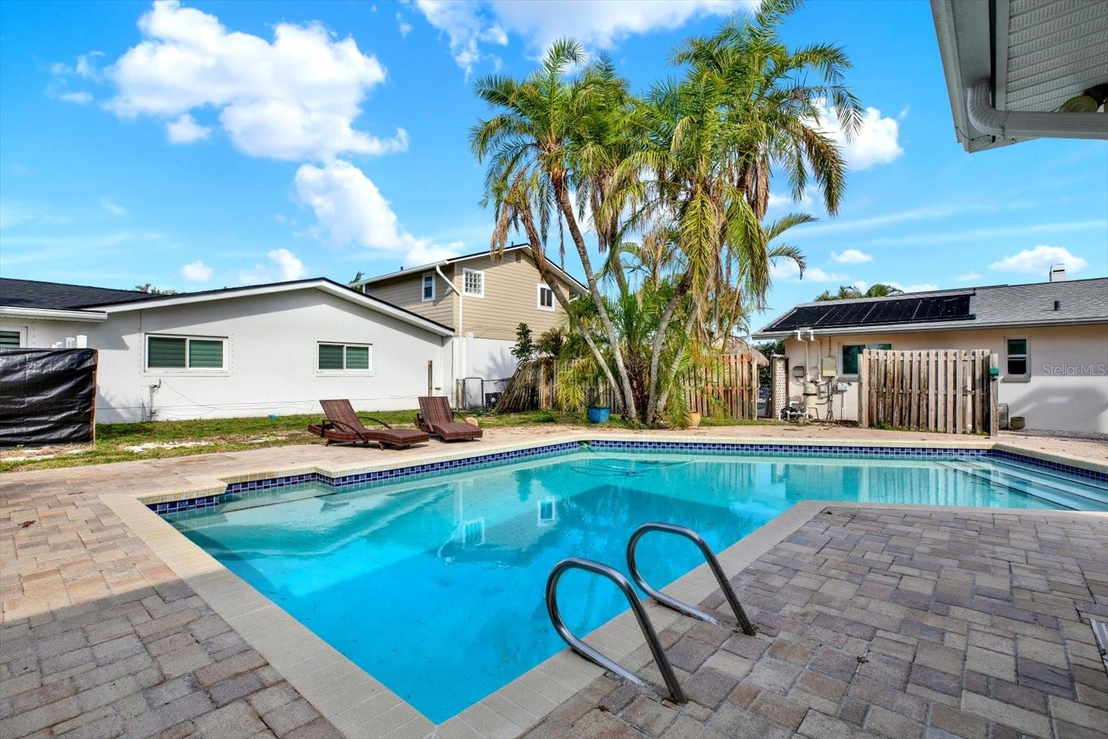 680 CAPRI BLVD
