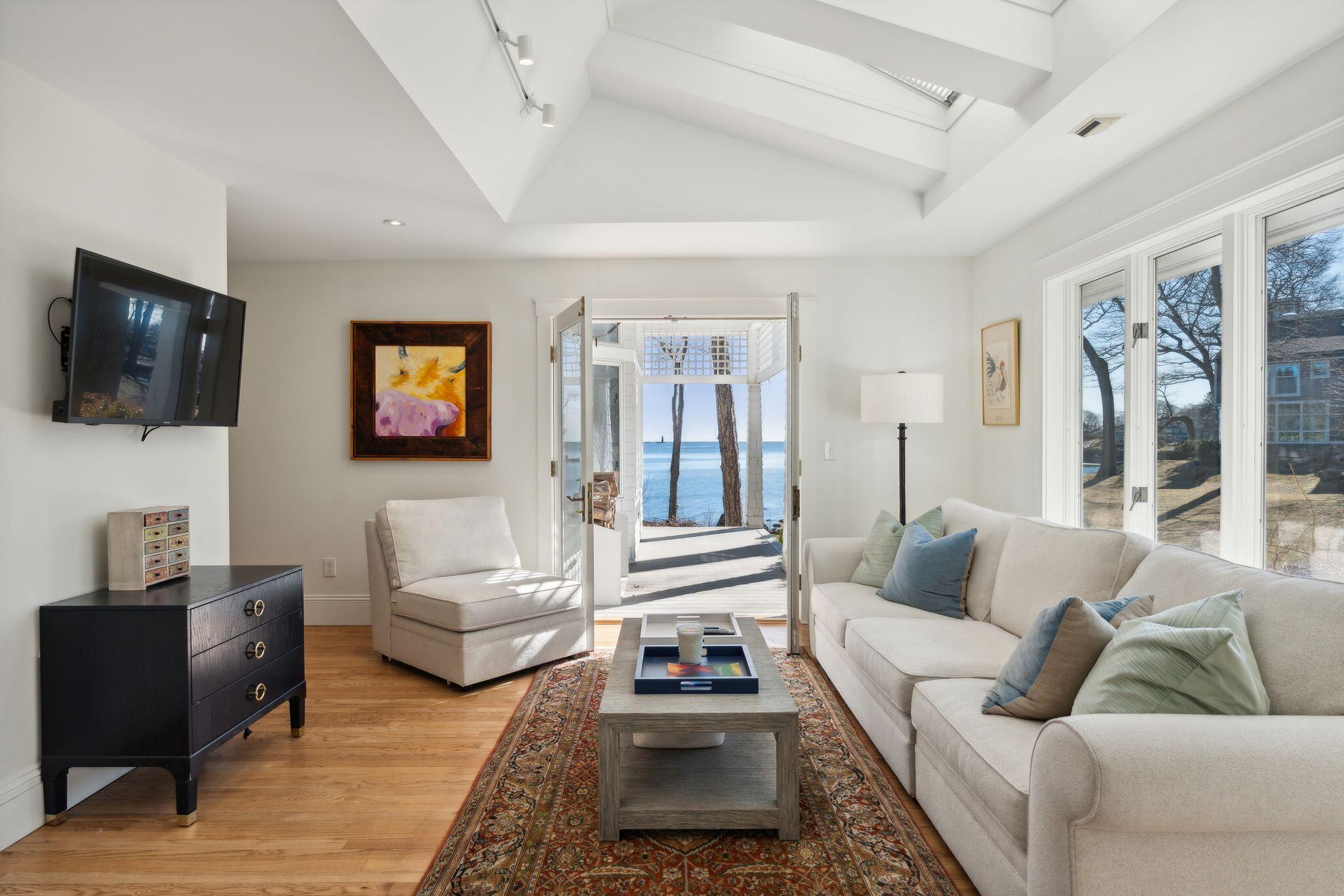 2 Windward Way