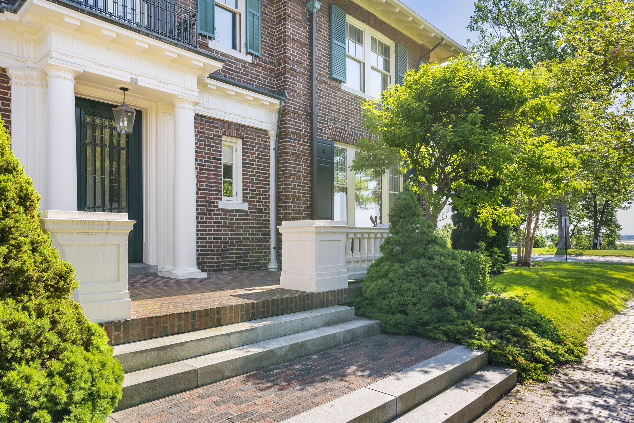 98 Carroll Street