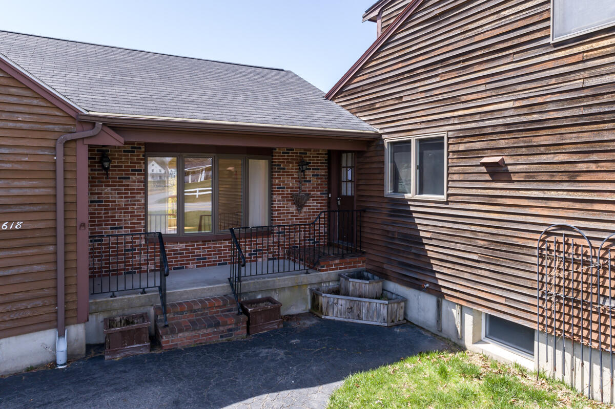 618 North Road