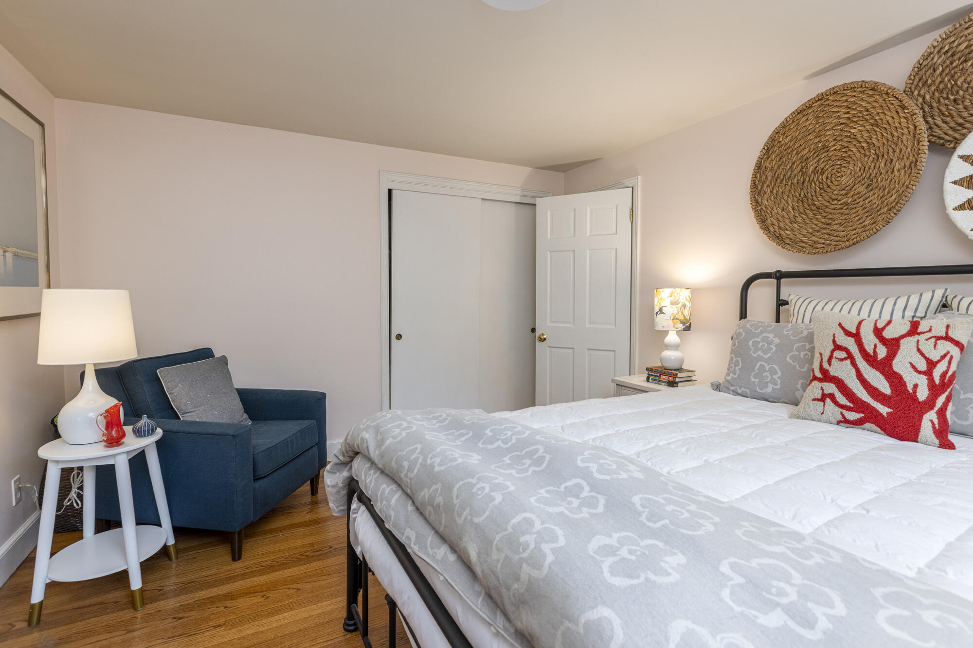 15 Edgewater Road