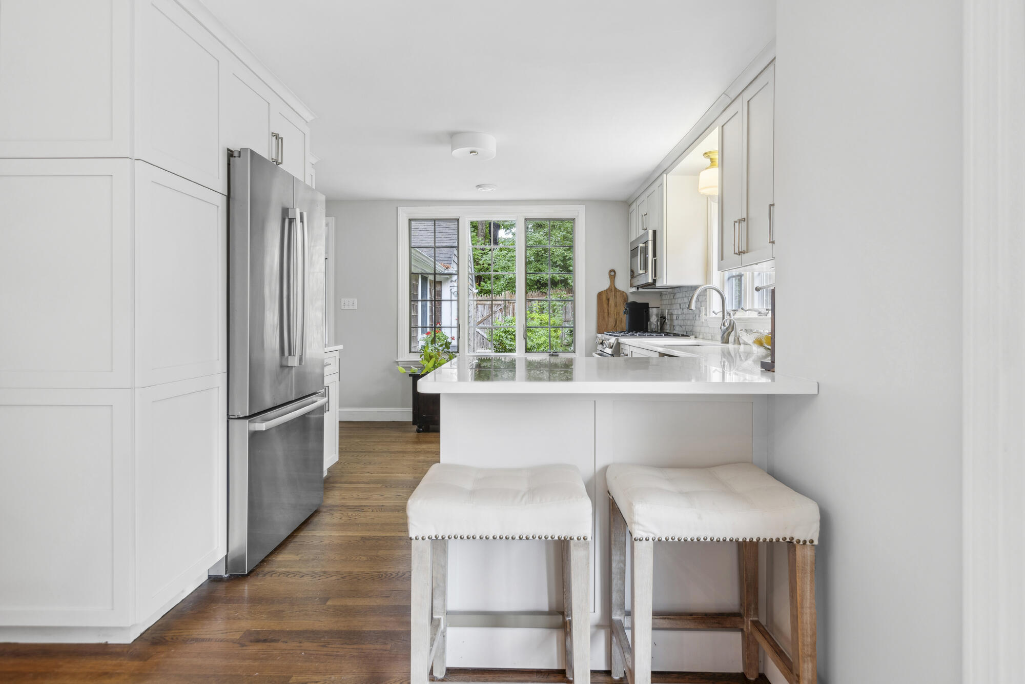 15 Edgewater Road