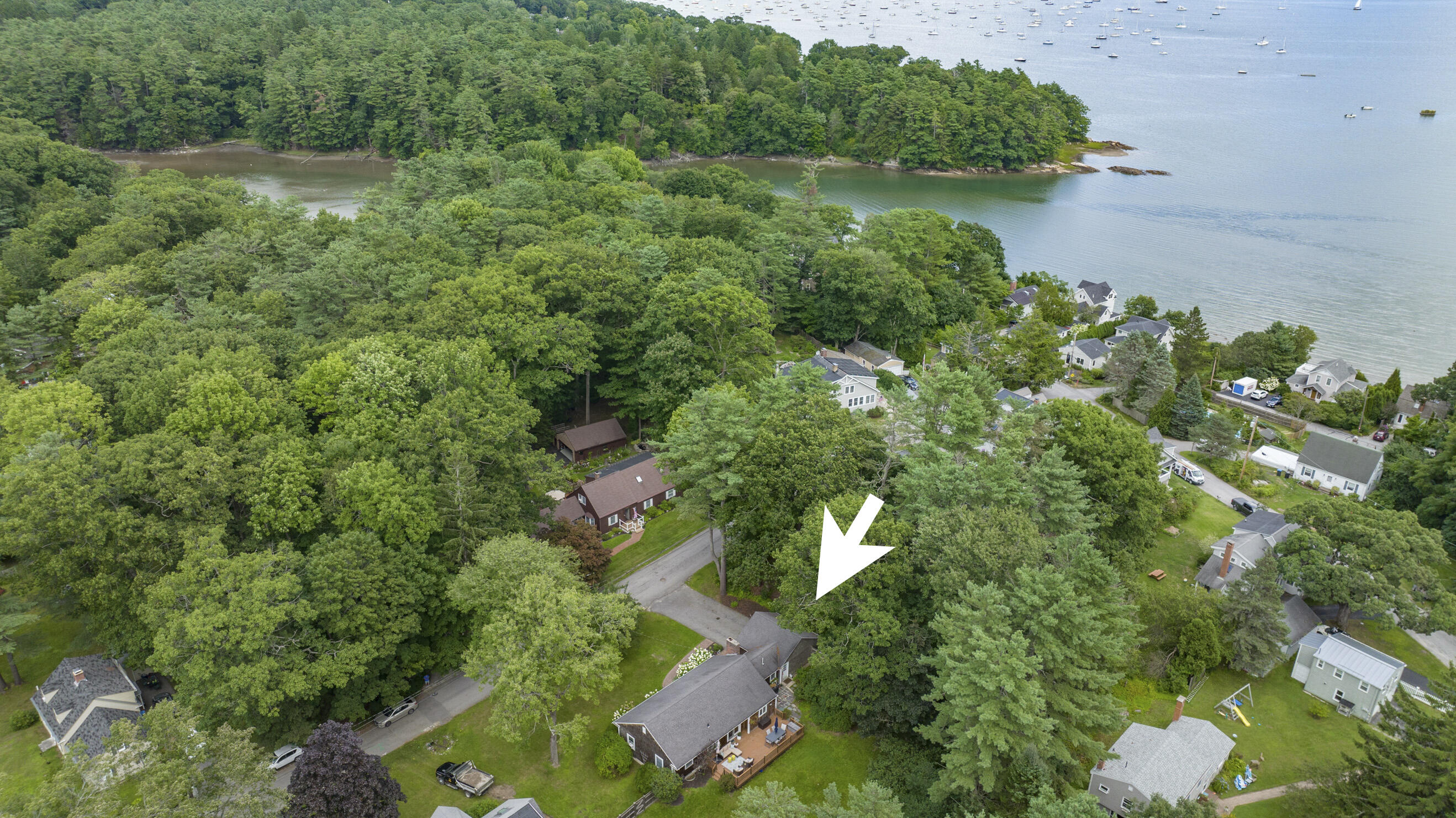 15 Edgewater Road