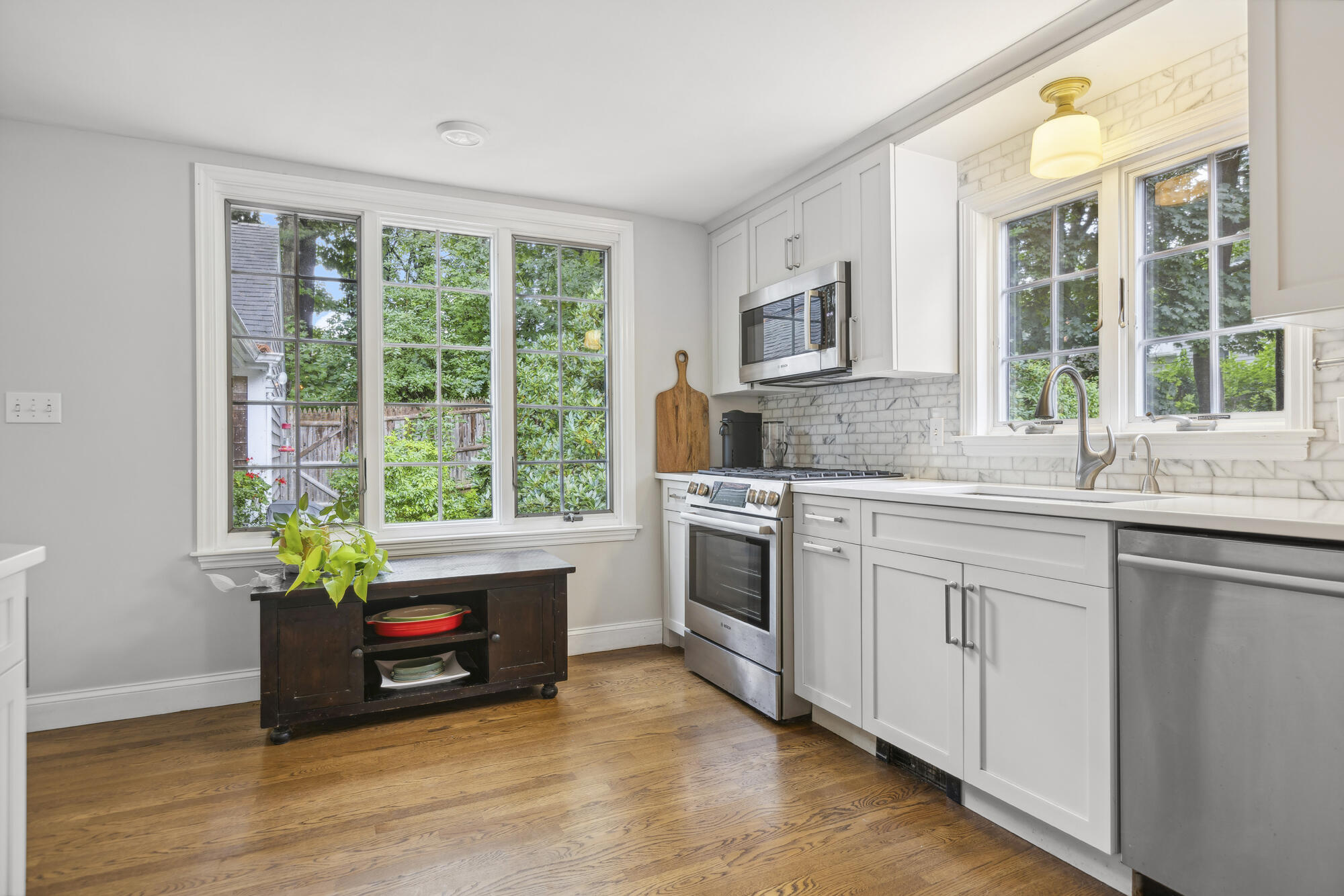 15 Edgewater Road