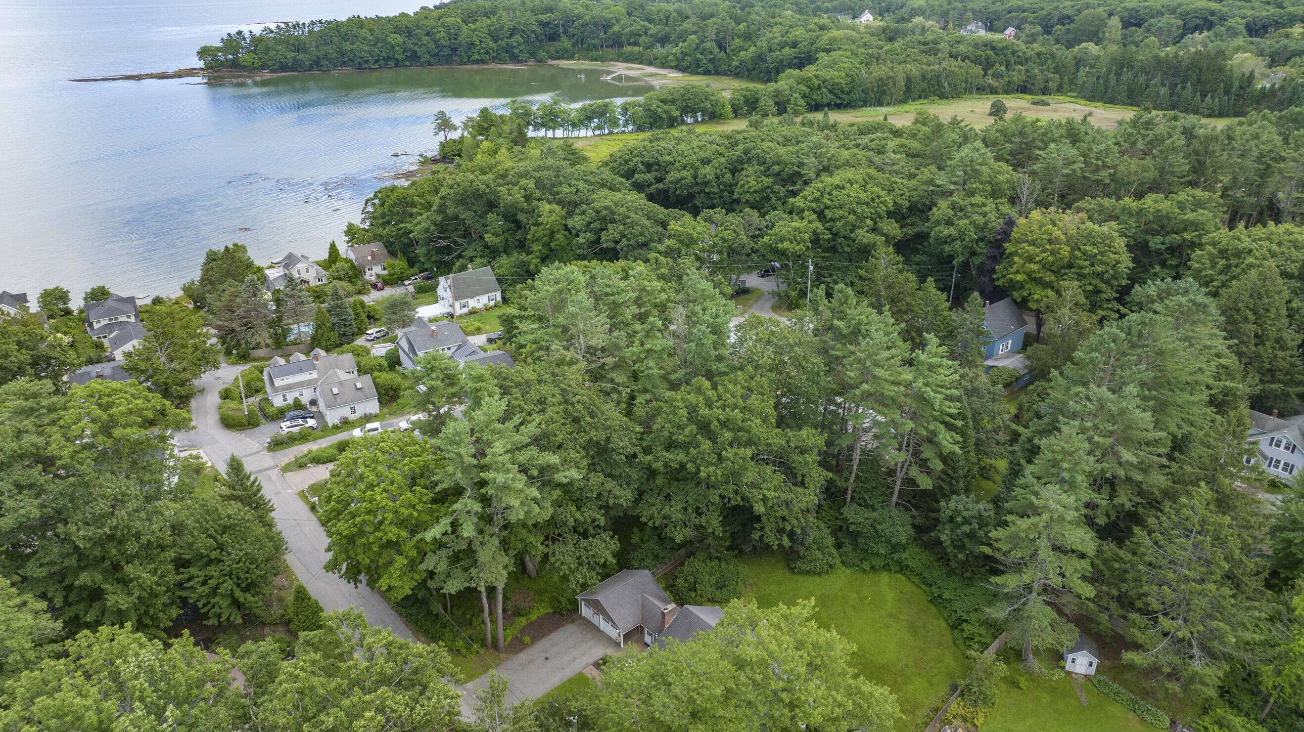 15 Edgewater Road