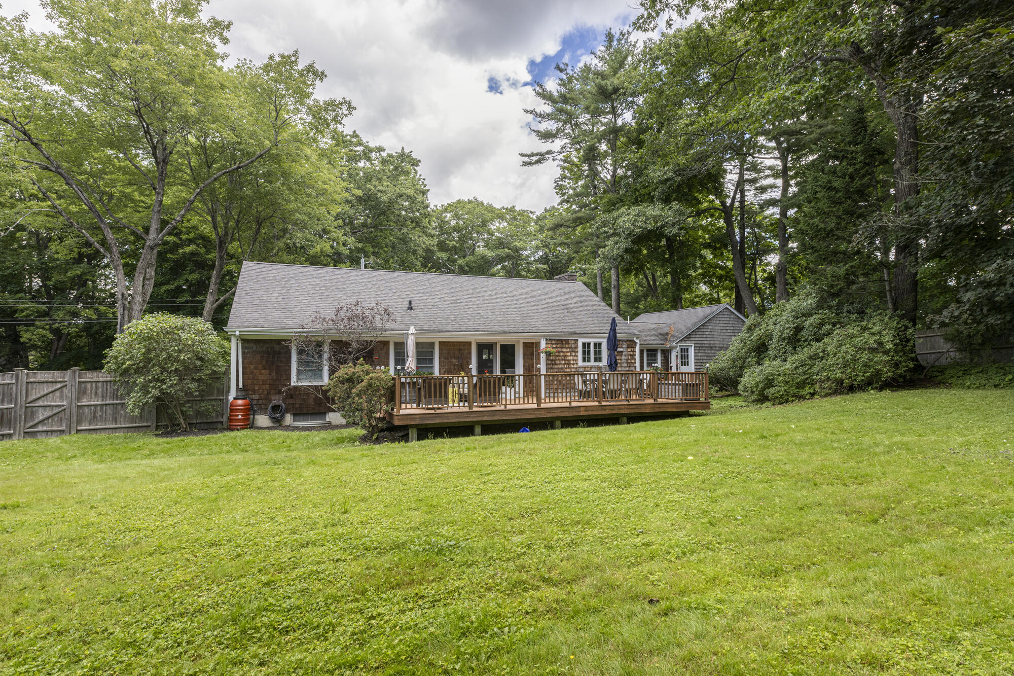 15 Edgewater Road
